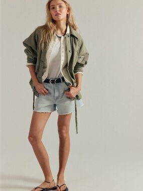 NWT We The Free Tippi Denim Shorts In Bleached Blue size 30